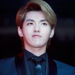 [크리스] 방금 올라온 사진 때문에 숨멎할뻔