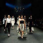 모델을 이끌고 <b>맨앞</b>에 선 메인모델이 알고보니 한은정?!