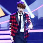 [시우민] 새로운 사진 풀린거 <b>드럼</b>스틱 민석ㄷㄷ