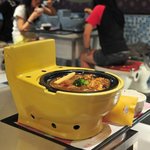 [식기가변기] 세계 각지의 별난 음식점 소개, 변기를 식기로!