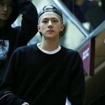 [EXO] 오세훈은 어깨빨이라는게 <b>존재</b>하는거같다