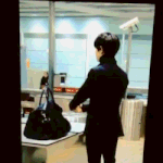[도경수] 경수 <b>옷</b> 정리하는 뒷모습 움짤~