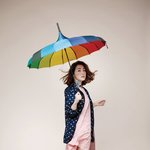 배우 신다은, 상큼한 매력이 담긴 '<b>봄비</b>' 화보 공개