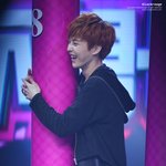 [시우민] 해피캠프 민석이 <b>겉옷</b> 올리는데 내려간 움짤 찾구있어 ㅜㅜ