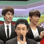 [백현] <b>동해</b>형 백현이 귀 말랑말랑 쪼물딱