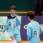 [시우민] 민석이 손가락....