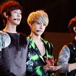 [EXO] 유영진님이 에셈 모든노래에 <b>코러스</b>넣음?