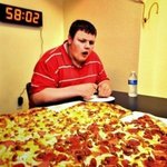 [짤북] 6.8kg 초거대 <b>피자</b>.