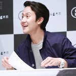 다정함 뚝뚝 떨어지는 정우 최근 팬사인회