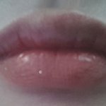 입술모양이<b>상한</b>가요
