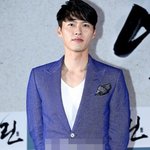 드디어 얼굴에 살이 좀 찐 것 같은 <b>현빈</b>