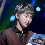 [시우민] 민석이 에쉬그레이로 <b>합성</b>짤