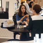 여신강림! 갤러리아 <b>아모레</b>퍼시픽 매장에서 김민정 발견ㅋㅋㅋㅋ