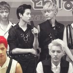 [EXO] 종례시간, 며칠전 학교를 <b>떠들썩</b>하게했던 학교폭력 사건으로 