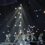 [EXO] 애들 존나 반짝반짝 거리네ㅋㅋ