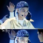 [EXO] 종인이 꽃무늬<b>스냅</b>백이 아니라