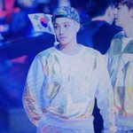 [카이] 종인이 <b>무릎</b> 다친거야?ㅠㅠ