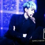 [EXO] 세훈이랑 옷가게에서 옷고르는중