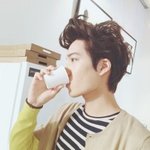 [EXO] 학원가서 물마시는데 <b>옆</b><b>반</b>남자애가