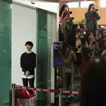 [도경수] 매니저형 기다리는 경수. <b>귀욥</b>ㅎ.ㅎ