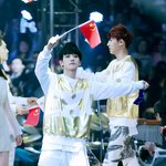 [EXO] 변백현은 이날도 어김없이 백<b>현</b>스러웠다