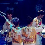 [EXO] 뒤에서 보면 둘이 머리 비슷하네 