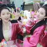 임주은, 대기실 비하인드 컷 공개...‘<b>황후</b>의 귀요미 매력’  