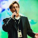 천재 과학자 조니뎁 슈퍼컴으로 부활?!