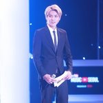 [EXO] 크리스를 <b>비쥬얼</b>로 까다니..부들부들