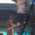 [백현] 백현 : <b>민석</b>이 혀어어엉ㅇ~(수줍게 달려간다)