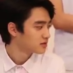 [EXO] 디오 팔 왜 다친거야? 아는 사람 있어?