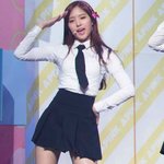 교복 스타일이 너무 잘 어울렸던 어제 손나은