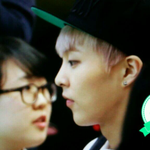 [시우민] 카이톡에서 왔는데용