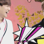 [EXO] 카이가 웃겨서 때릴때 <b>레이</b> 반응