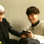 [EXO] 카이가 웃겨서 세훈이 때릴<b>때</b> 반응