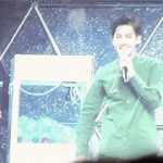 [EXO] 저 백현이 궁뎅이 <b>토닥</b>은 누구손~~~