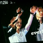 [EXO] 이사진 진짜 애기같다ㅋㅋ