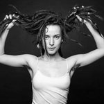 신진 사진작가 찍는 “겨두랑이 털이 있는 <b>자연미</b> 사진”