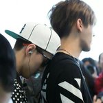 [EXO] 우리 <b>막내</b> 크형한테 기댔쪄요 우쮸쮸