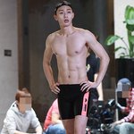 수영복 입은 박서준... 흐.....