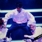 [EXO] 완전체 <b>무대</b>일 <b>때</b>는 백현탑!!!!!!!!!!!!!!