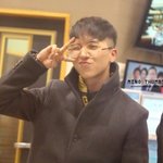 [<b>위너</b>] 송민호 조공 관심 있으신분 ?