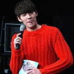 대세 김우빈의 귀여운 <b>버릇</b>