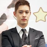<b>팬</b>들을 노려보는 아이돌 눈빛