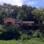 산골 부부의 부부쉼터 만들기 중