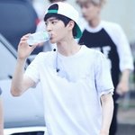 <b>생수</b> 광고 찍을듯한 男아이돌
