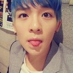 <b>혀앓</b>이 아이돌의 메롱 셀카들