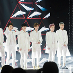 [EXO] 오늘 옷이 개멋있었음..