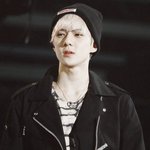 [EXO] 여름에 밖에서 땀흘리고온후에