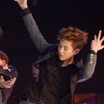 [EXO] 시우민은 <b>종아리</b>는 얇은데